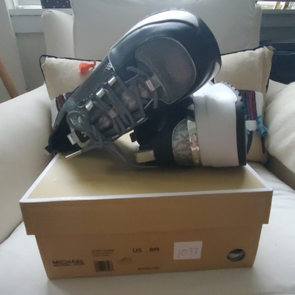 Michael Kors Cosmo Trainer sneackers in size 8M - Picture 2 of 8